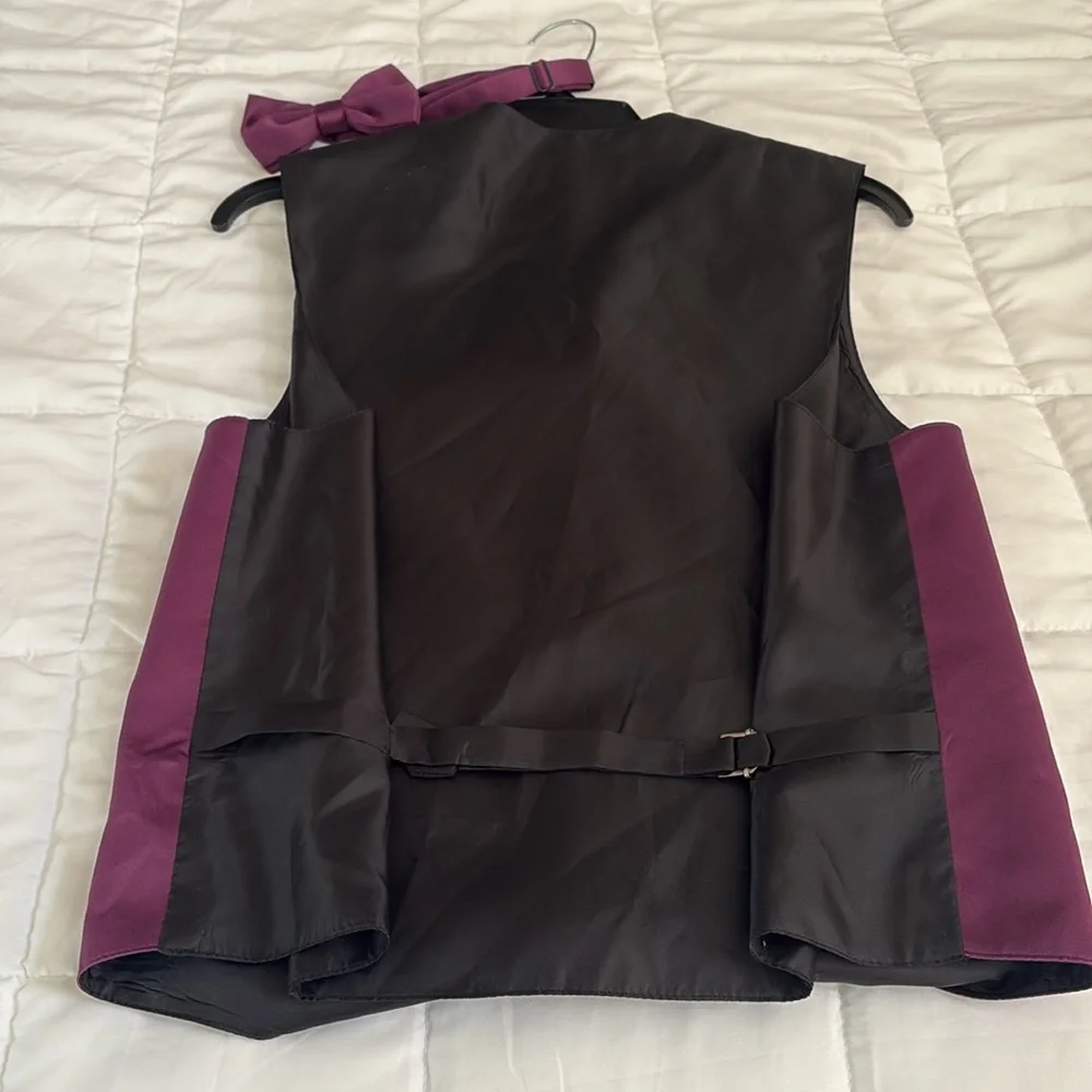 NWOT VESUVIO NAPOLI Purple Vest with Bow‎ Tie size small